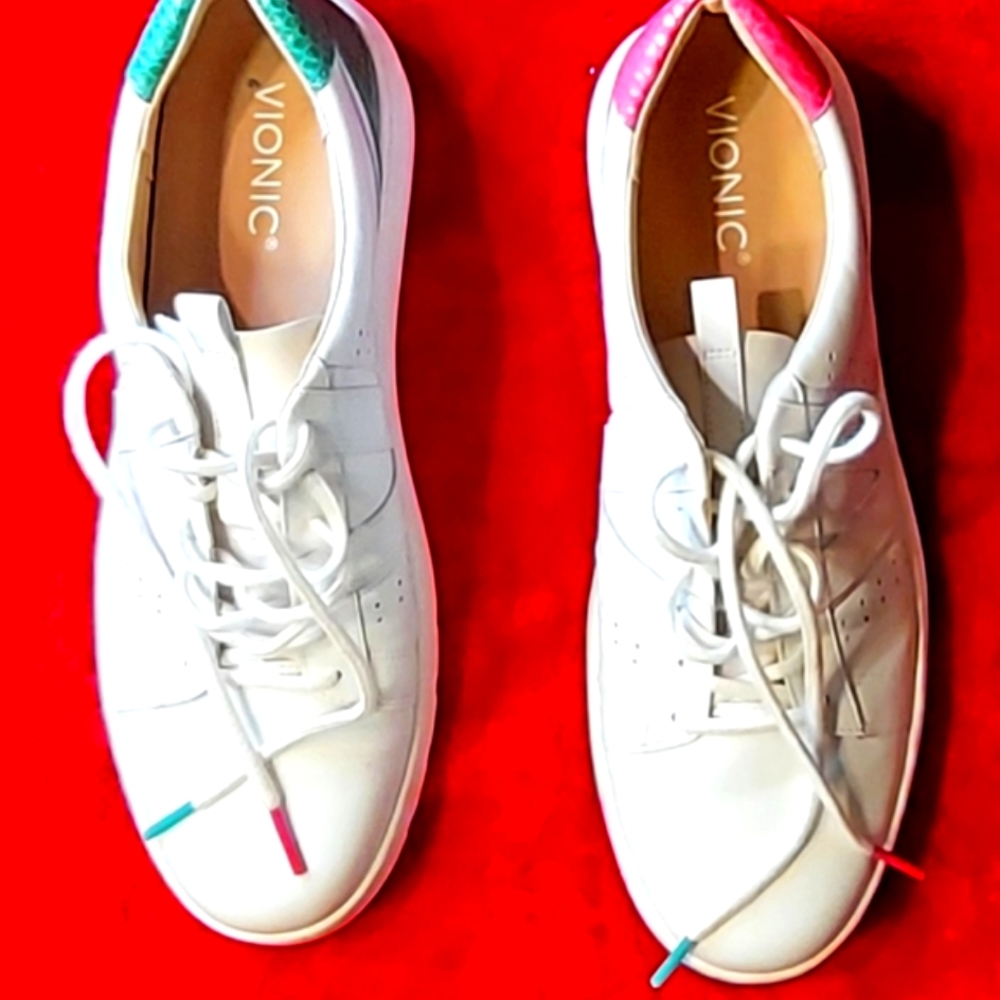 Vionic sneakers 👟 - Picture 2 of 7